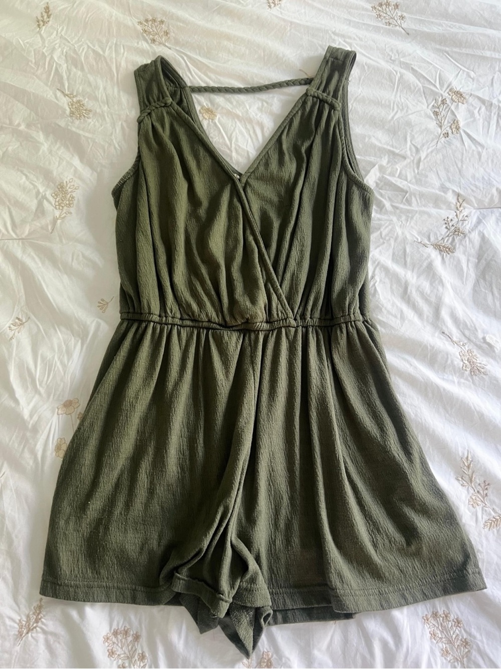 Universal Thread Jump shirt olive green